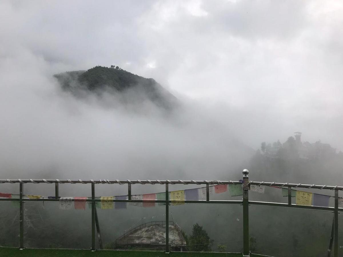 Icebergs Mussoorie - A Boutique Stay And 24 Hrs Roof Top Cafe Exteriör bild