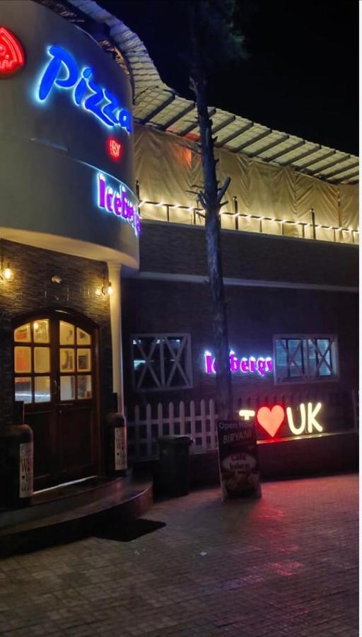 Icebergs Mussoorie - A Boutique Stay And 24 Hrs Roof Top Cafe Exteriör bild
