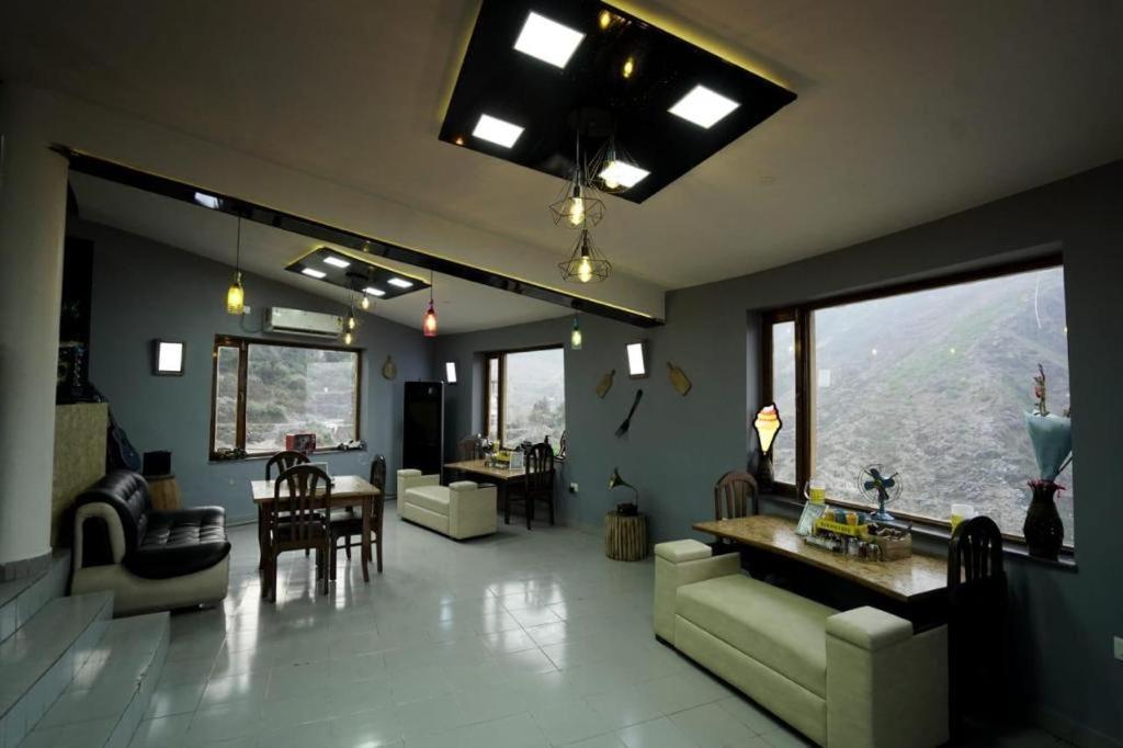 Icebergs Mussoorie - A Boutique Stay And 24 Hrs Roof Top Cafe Exteriör bild