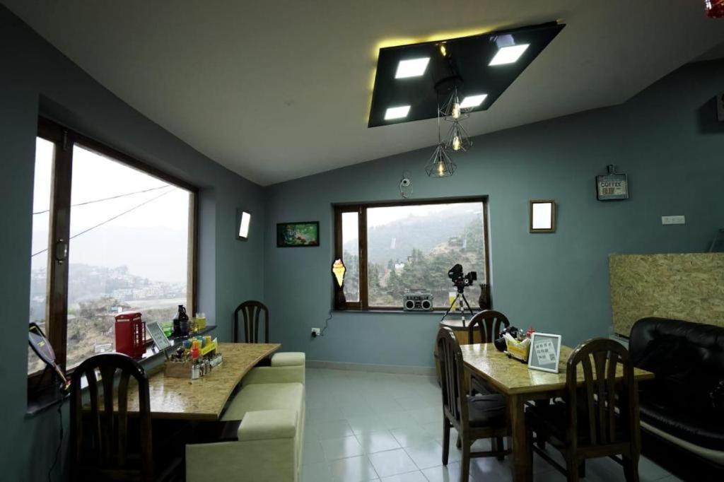 Icebergs Mussoorie - A Boutique Stay And 24 Hrs Roof Top Cafe Exteriör bild
