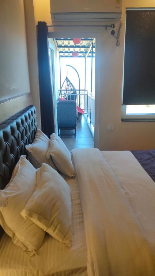 Icebergs Mussoorie - A Boutique Stay And 24 Hrs Roof Top Cafe Exteriör bild