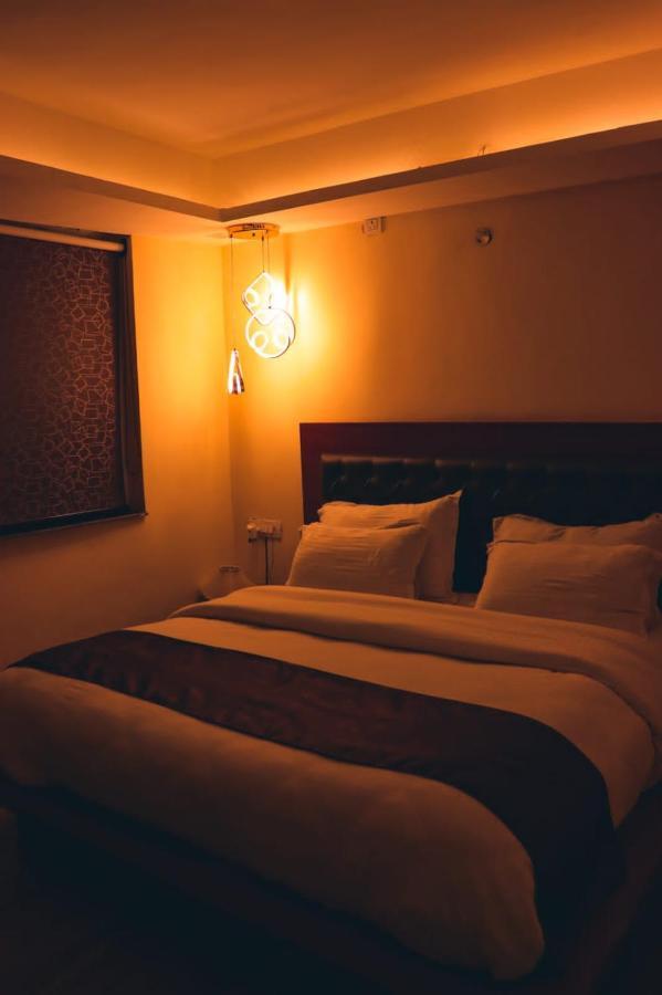 Icebergs Mussoorie - A Boutique Stay And 24 Hrs Roof Top Cafe Exteriör bild