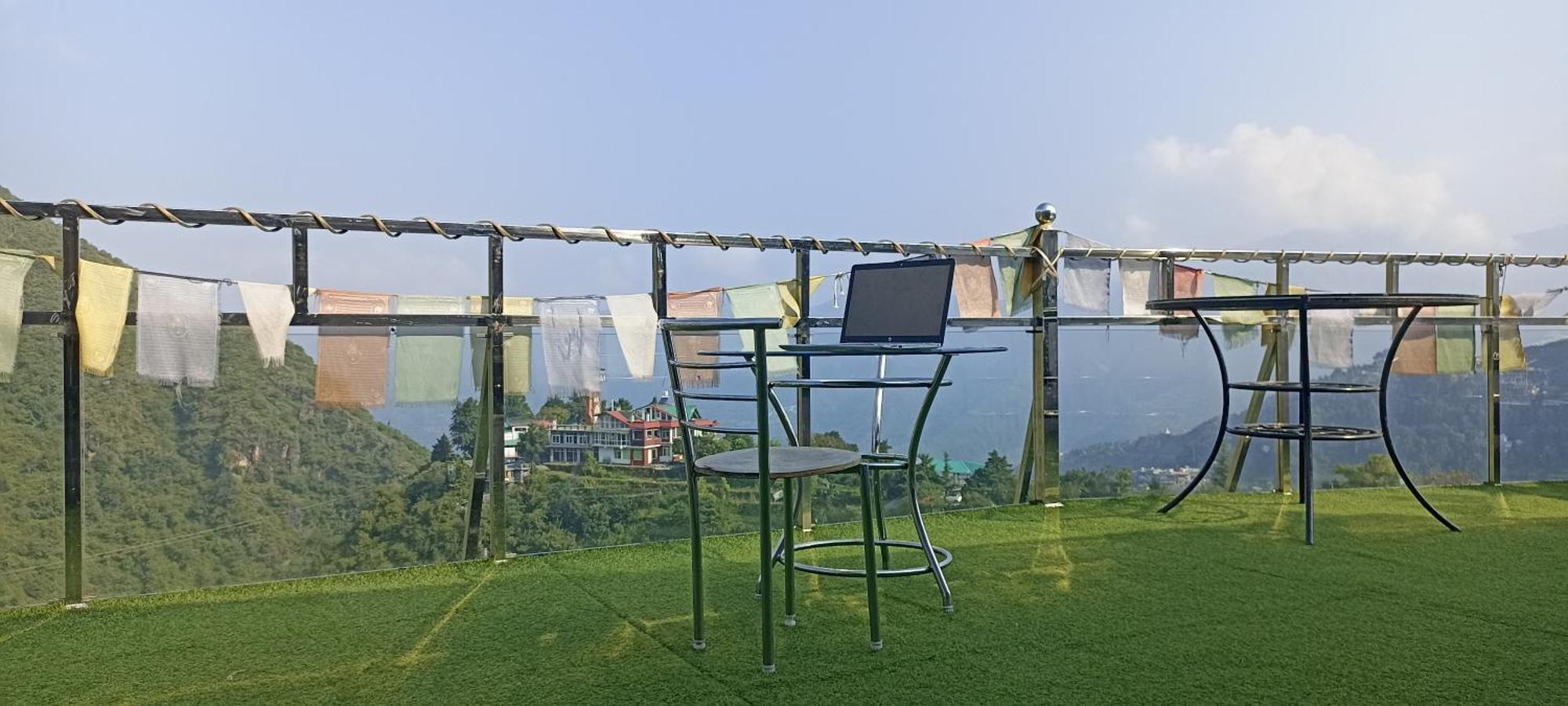 Icebergs Mussoorie - A Boutique Stay And 24 Hrs Roof Top Cafe Exteriör bild