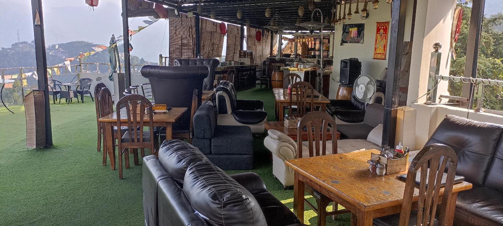 Icebergs Mussoorie - A Boutique Stay And 24 Hrs Roof Top Cafe Exteriör bild
