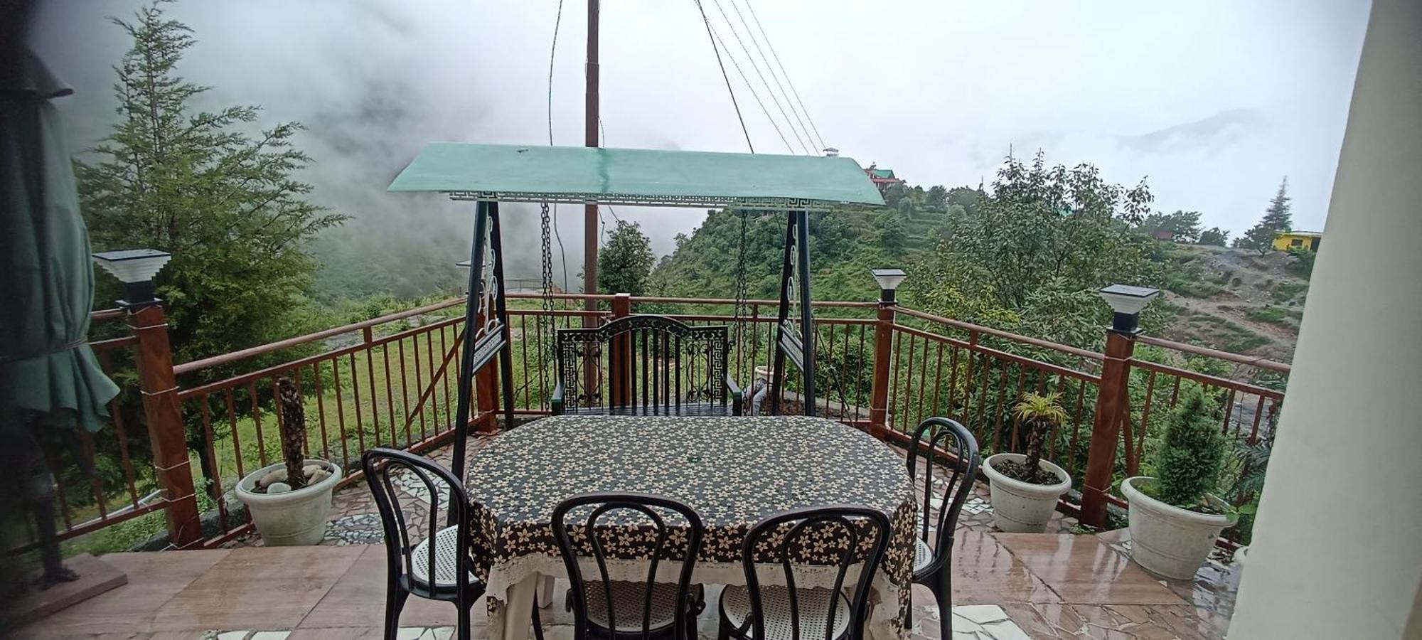 Icebergs Mussoorie - A Boutique Stay And 24 Hrs Roof Top Cafe Exteriör bild