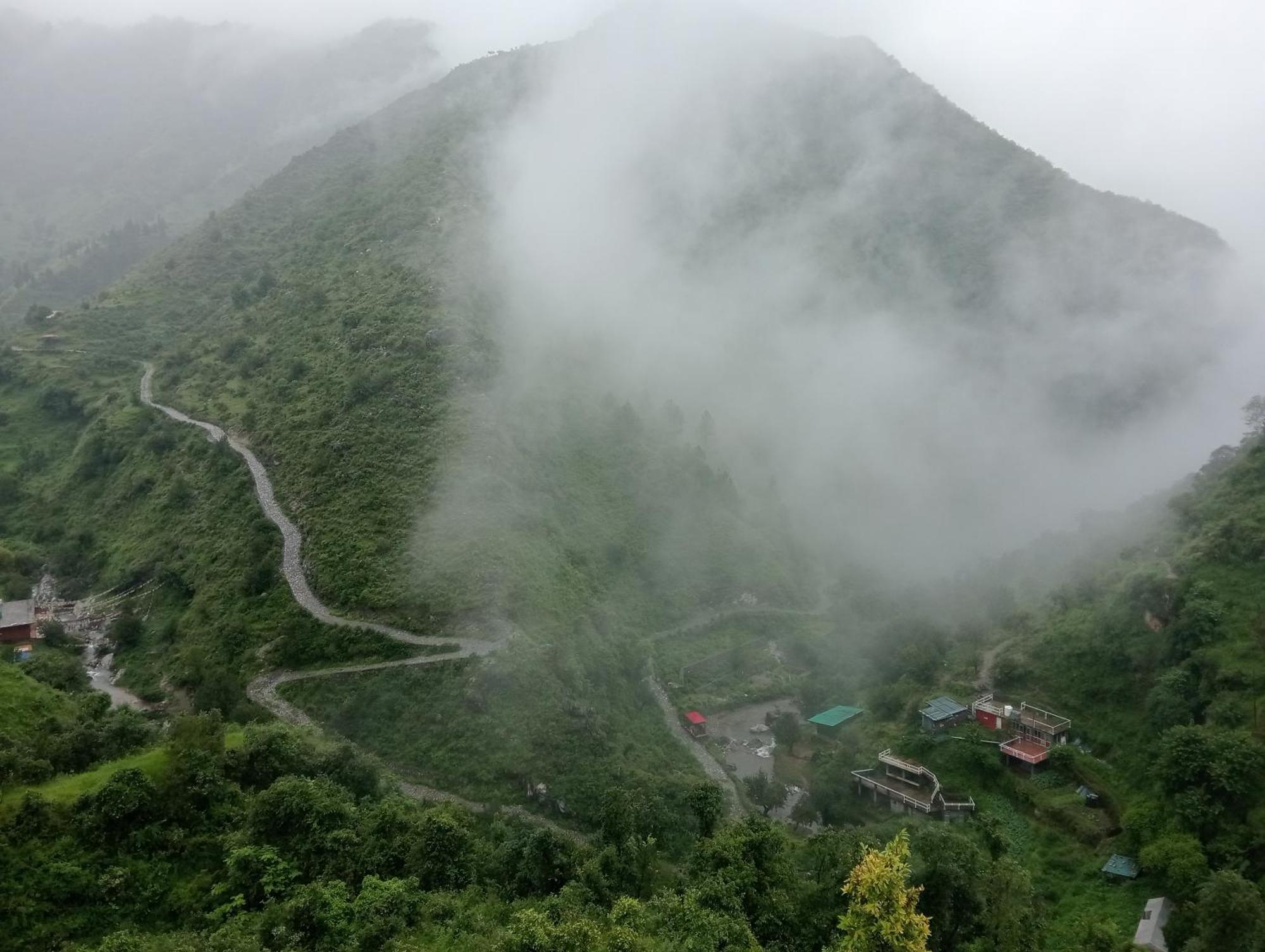 Icebergs Mussoorie - A Boutique Stay And 24 Hrs Roof Top Cafe Exteriör bild
