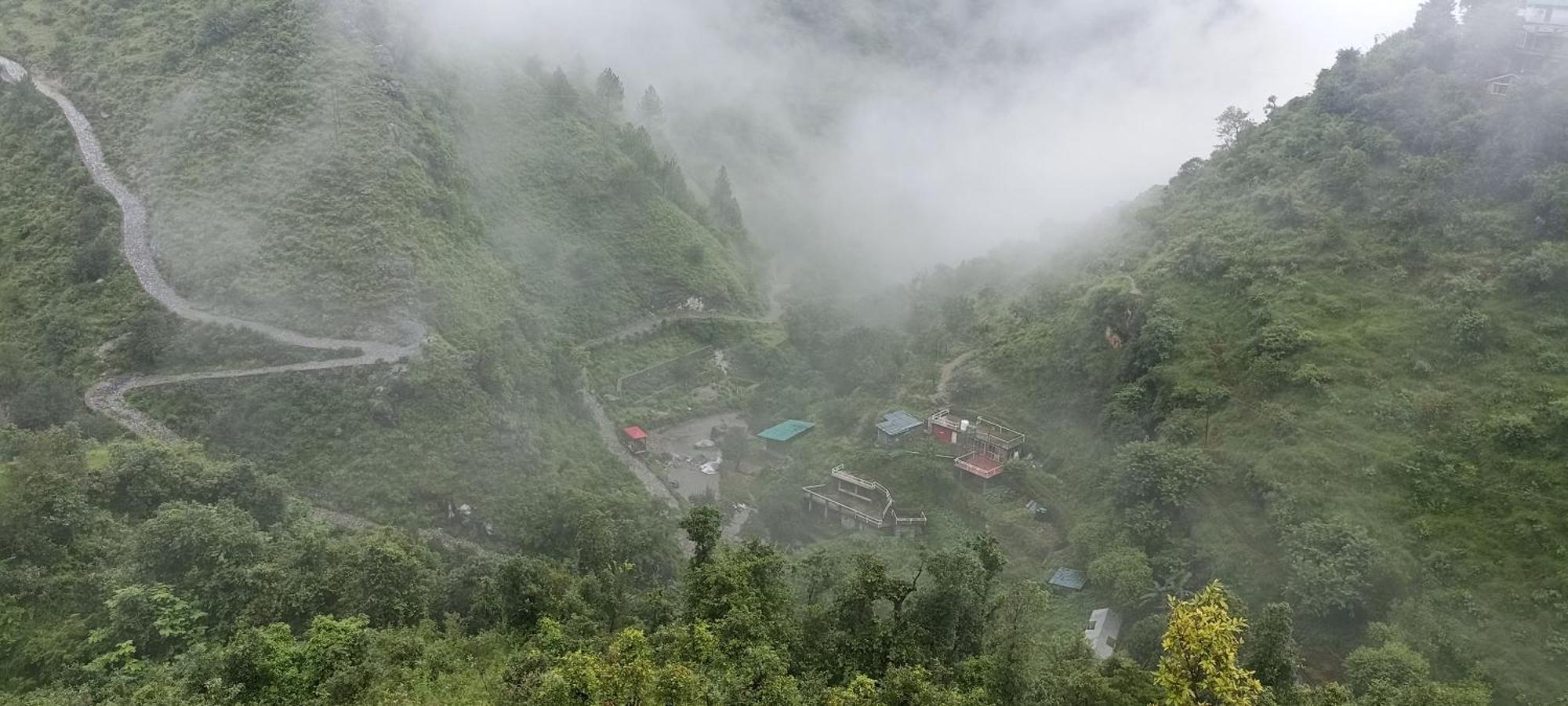 Icebergs Mussoorie - A Boutique Stay And 24 Hrs Roof Top Cafe Exteriör bild