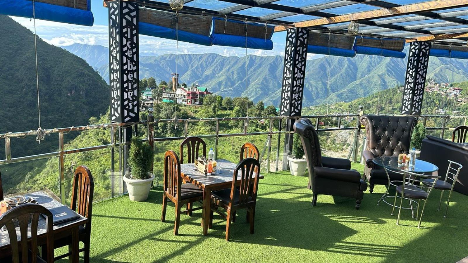 Icebergs Mussoorie - A Boutique Stay And 24 Hrs Roof Top Cafe Exteriör bild