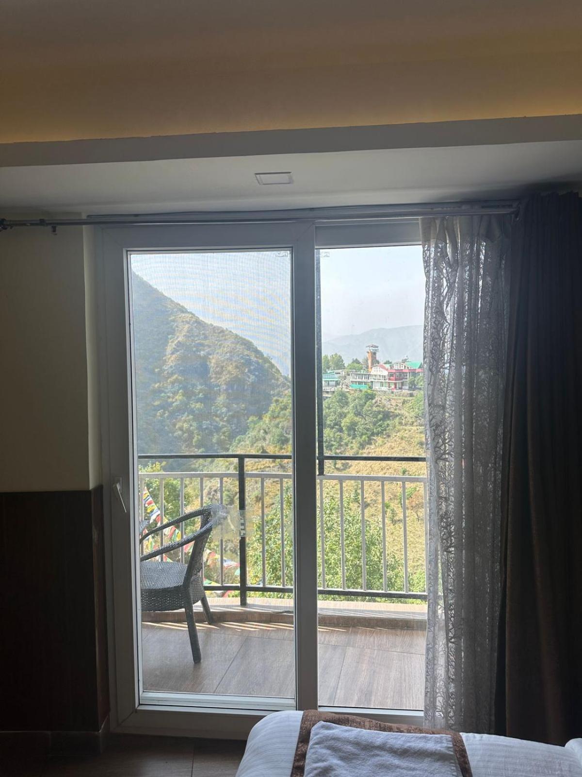 Icebergs Mussoorie - A Boutique Stay And 24 Hrs Roof Top Cafe Exteriör bild